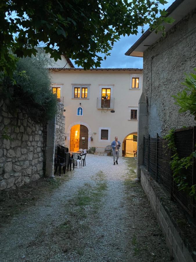 Dimora Dell'Arte Hotel Navelli Екстериор снимка