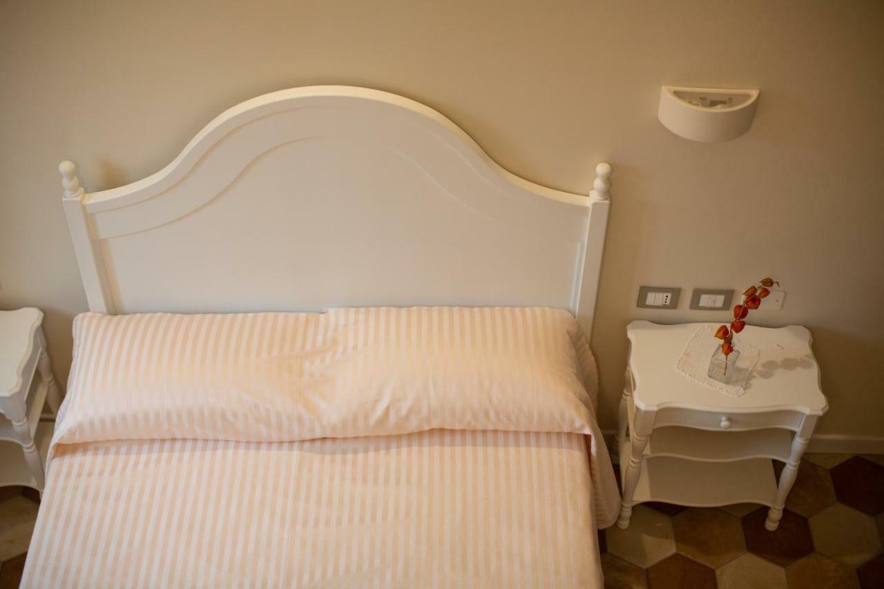 Dimora Dell'Arte Hotel Navelli Екстериор снимка