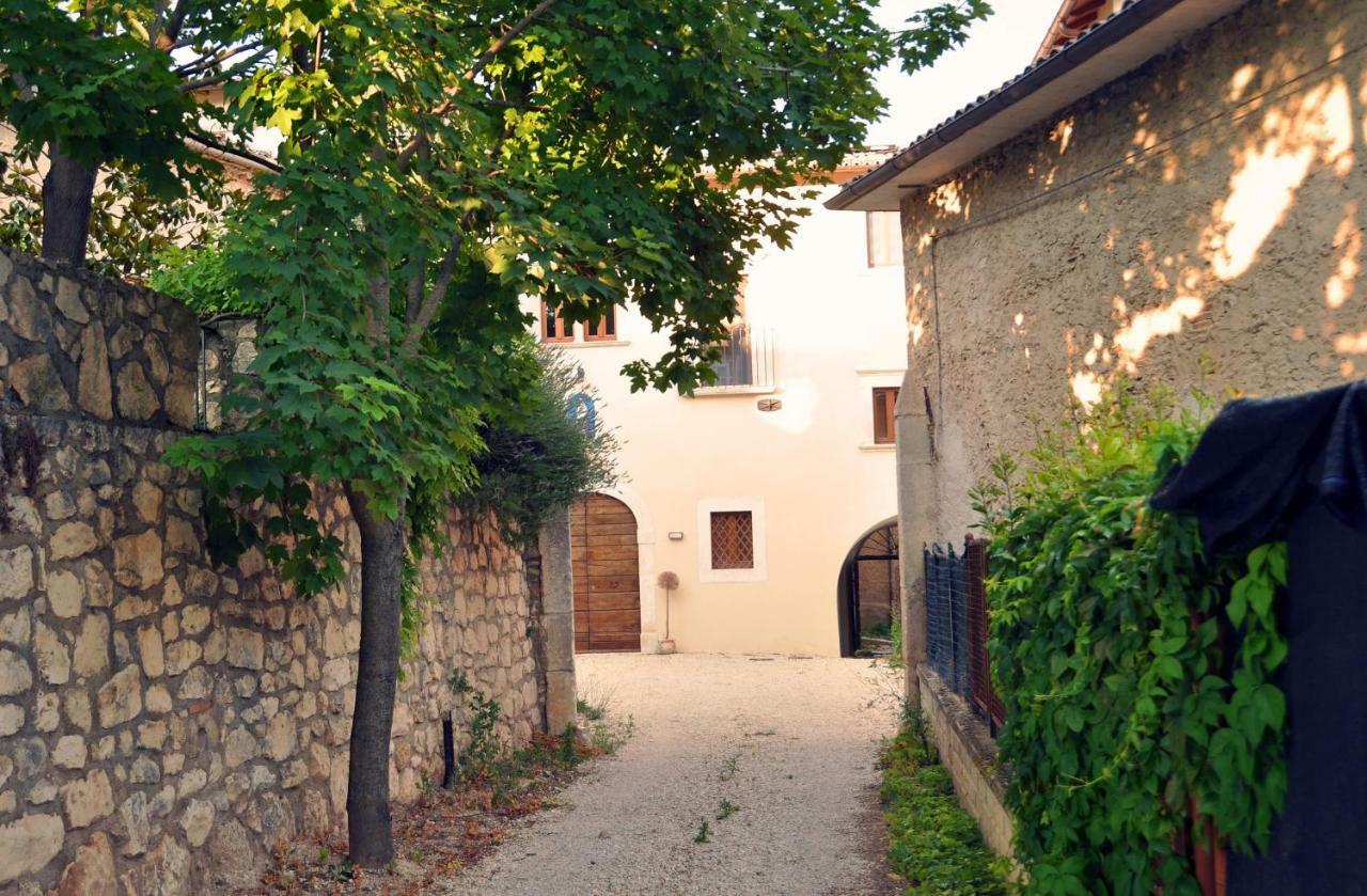 Dimora Dell'Arte Hotel Navelli Екстериор снимка