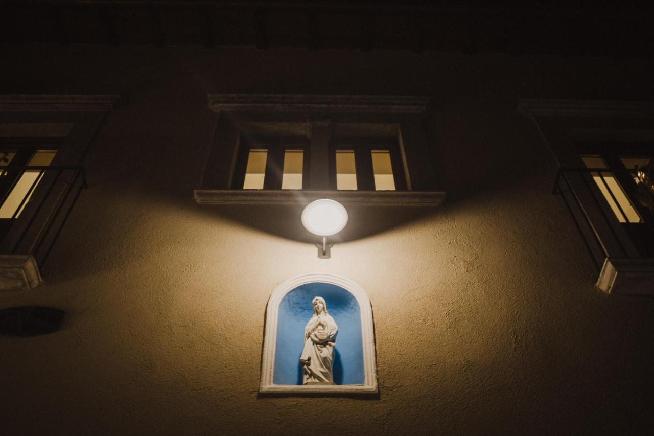 Dimora Dell'Arte Hotel Navelli Екстериор снимка